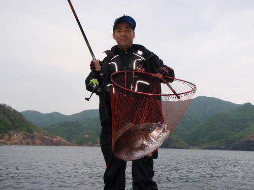 GFG島根支部マダイ釣り大会・・・隠岐西ノ島「シシカ立島」