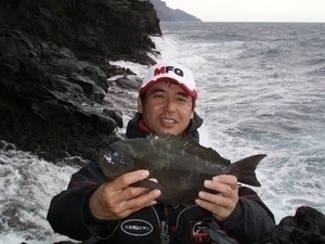 *４２センチをゲット・・・やっとでボウズは逃れたが・・・