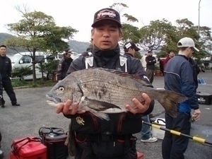 *チヌの大物賞に輝いた高瀬さん。ダイキン1位、総合でも準優勝した